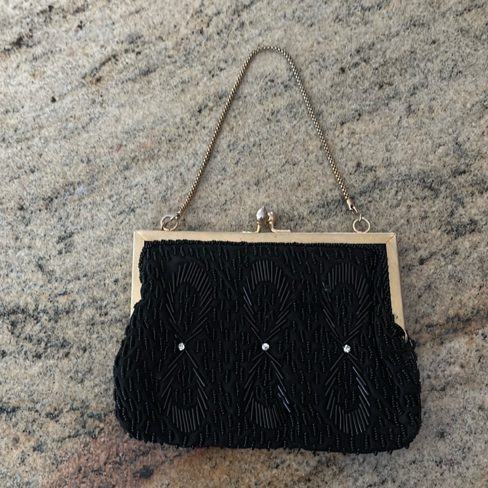Beaded clutch